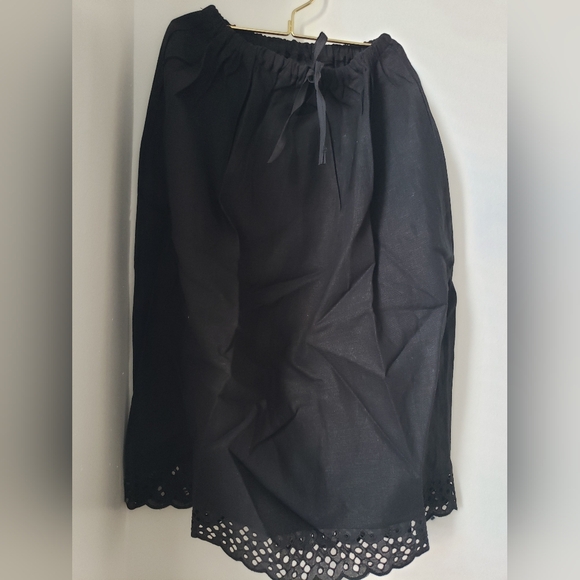 Venetian Red Dresses & Skirts - Black | Venetian Red | Mid-Length Skirt